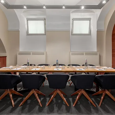 Mate Collection Mia, Colosseum 호텔