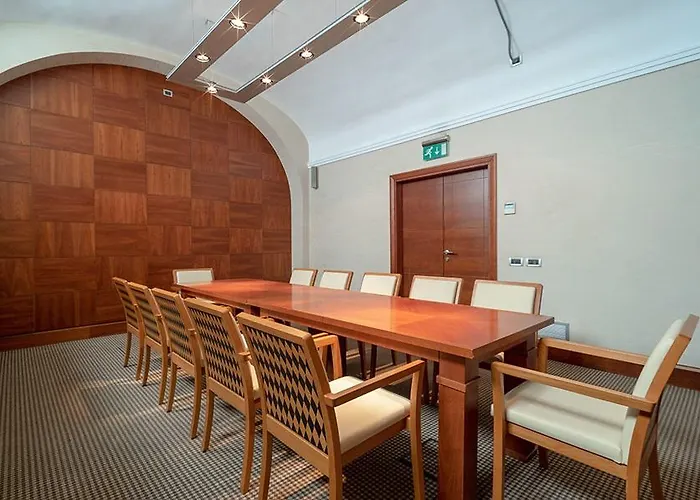 Mate Collection Mia, Colosseum