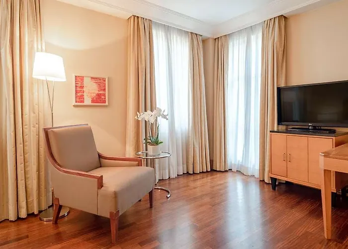 Mate Collection Mia, Colosseum